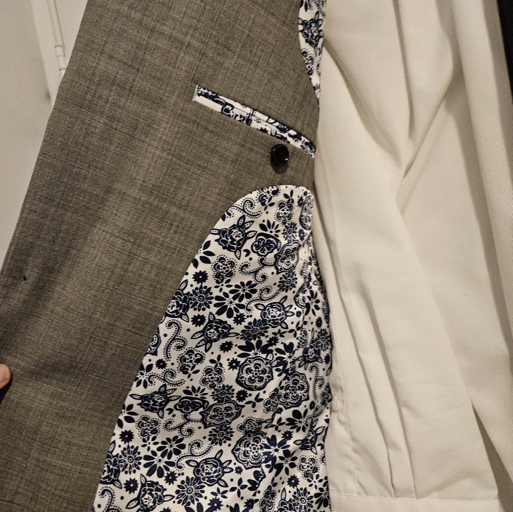 Custom made suit - Picture 2 of 5